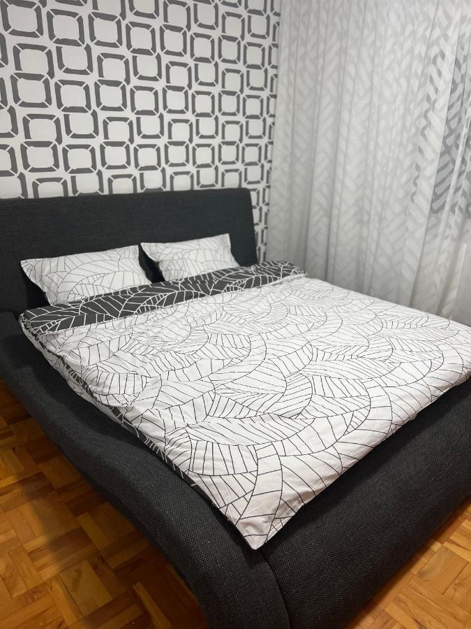 Mona Apartment Taxi#Airport #Parking#Bucharest#Therme Отопени Екстериор снимка